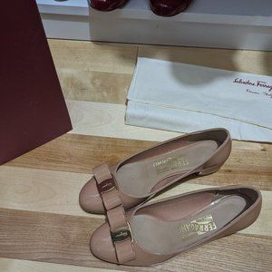 Salvatore Ferragamo Patent Leather New Blush Vara Pumps